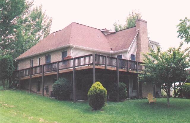 01d_BackOfHouseViewedFromBelow.jpg